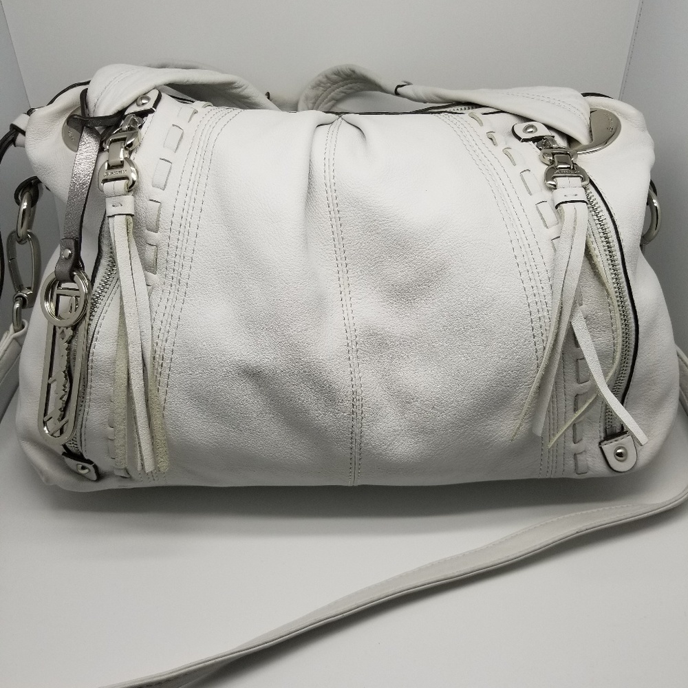 B. Makowsky white handbag
